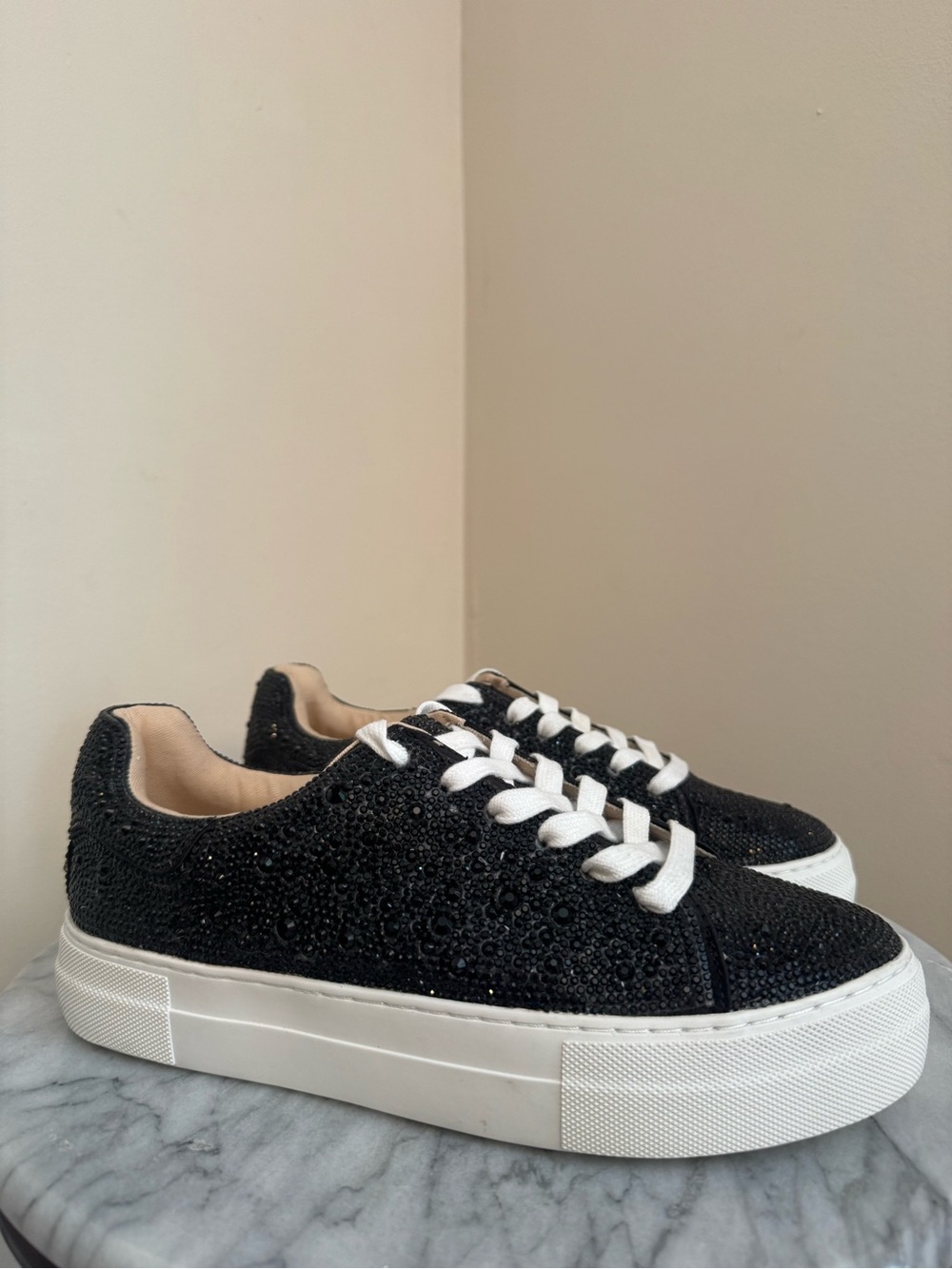 Betsey Johnson Sidny Sneakers Women’s Size 8.5 Black Rhinestone Platform Shoes - Picture 2 of 9